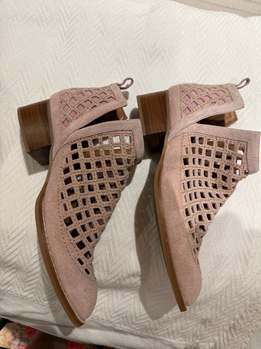 Jeffrey Campbell Taggart Open Weave Booties in taupe suede 8.5